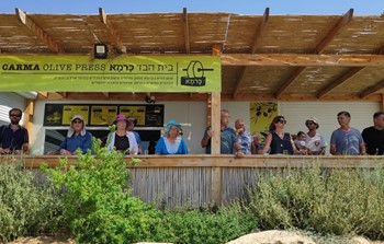 בית בד מרפסת.jpg